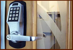 Houston Local 24 Hour Locksmith Houston, TX 281-670-2364 - 10-63-commercial-lock